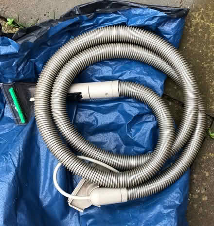 Photo of free carpet and upholstery cleaner (Rowley Regis B65) #3