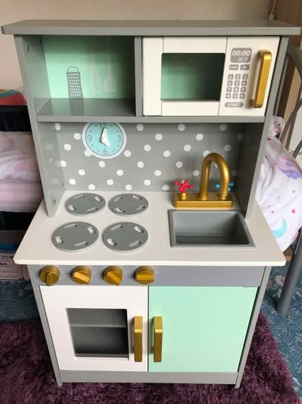 Photo of free Play kitchen (Catshill - B61) #1