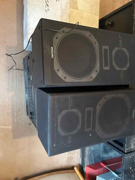 Photo of free Hi fi system (Rainham ME8) #4