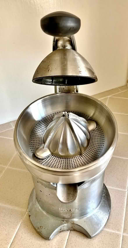 Photo of free Breville electric juicer (515 12th St. Huntington Beach) #4
