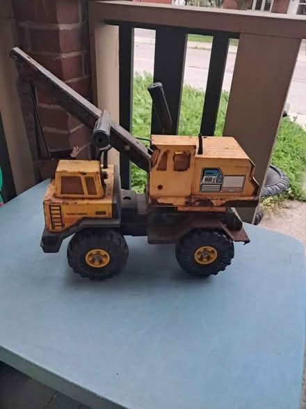 Photo of free old rusty Tonka (Hickory St. & Breezehill Av S) #1