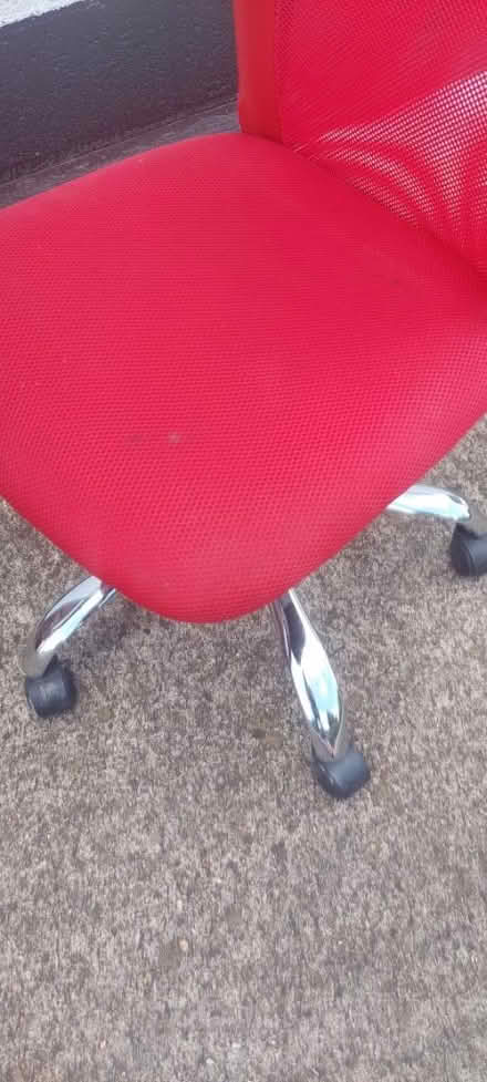 Photo of free Red Desk Chair (Exhall) #3