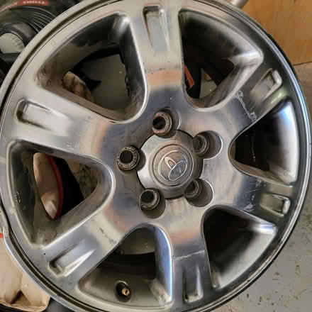 Photo of free 2007 toyota highlander wheel (95948) #2