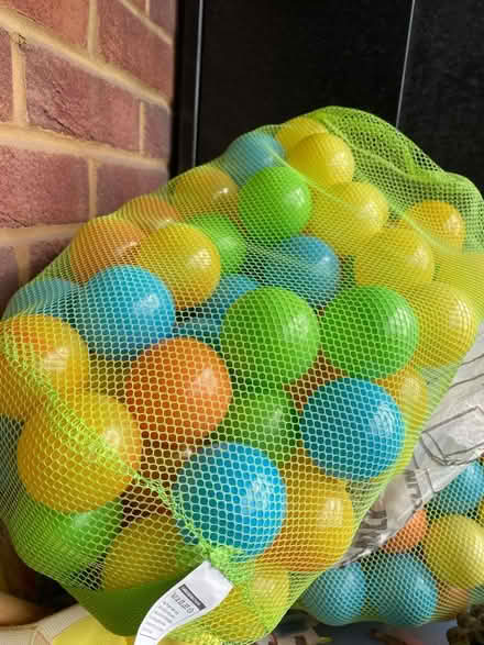 Photo of free Ball pit and 2 bags of balls (Hammersmith) #3
