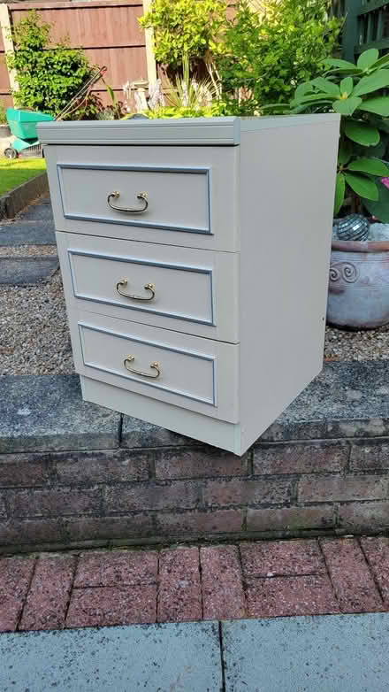Photo of free 3 Drawer Bedside Unit (Hood Manor WA5) #1
