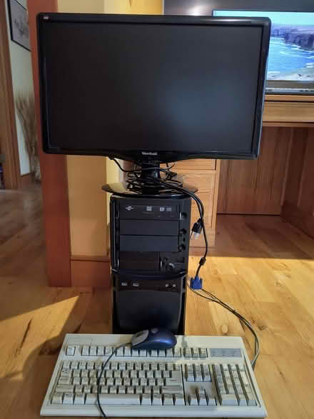 Photo of free Desktop computer (Arcata) #1