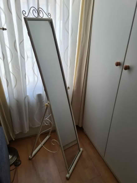 Photo of free Free standing mirror white metal fr (London N1) #1