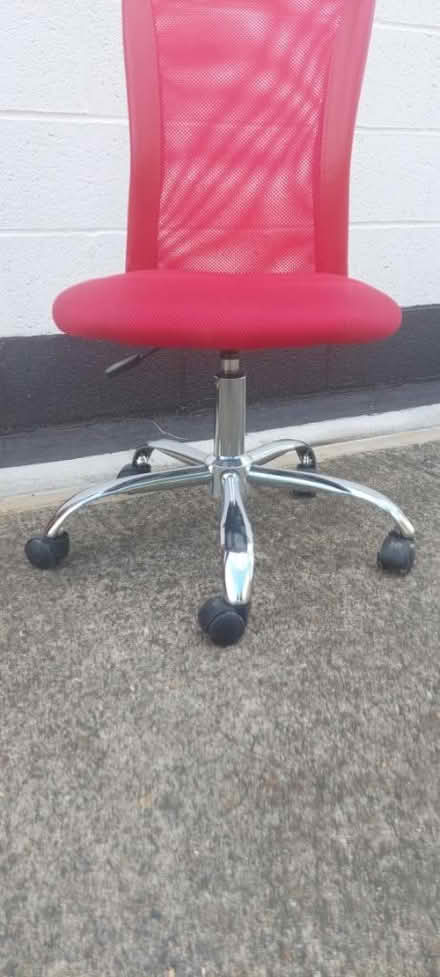 Photo of free Red Desk Chair (Exhall) #2