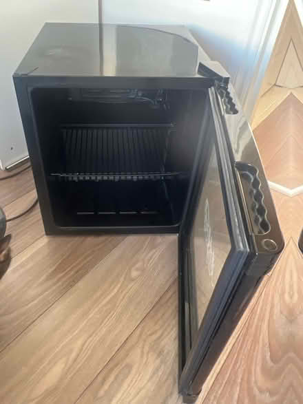 Photo of free Mini fridge (Cr7 8lw) #2
