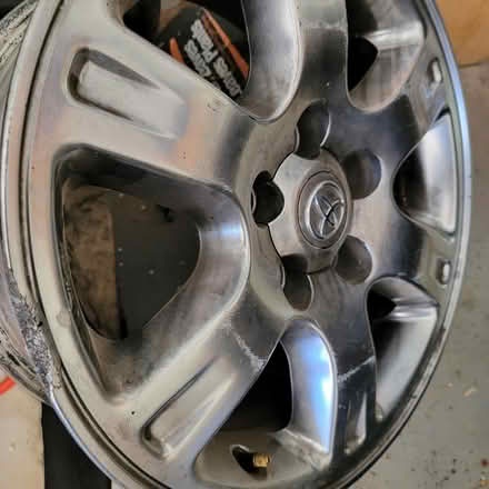 Photo of free 2007 toyota highlander wheel (95948) #1