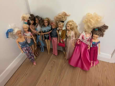 Photo of free A collection of Barbie (and similar) dolls (Kennington OX1) #1