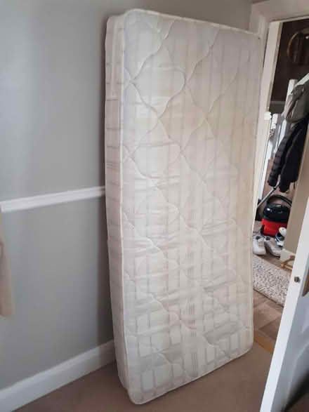 Photo of free single matress (sinfin derby) #1