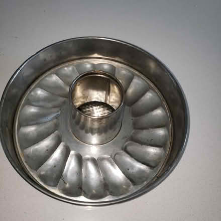 Photo of free Bundt cake pan (St.Louis Park) #1