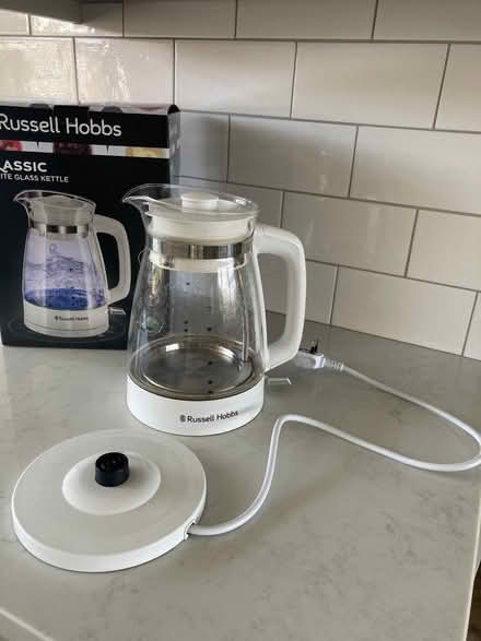 Photo of free Glass Kettle (St Ann's Wells Gardens area BN3) #1