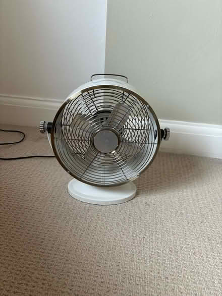 Photo of free Table fan (Surbiton KT6) #1