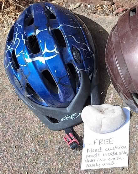 Photo of free Cycle helmet, adult (Seaside BN22) #1