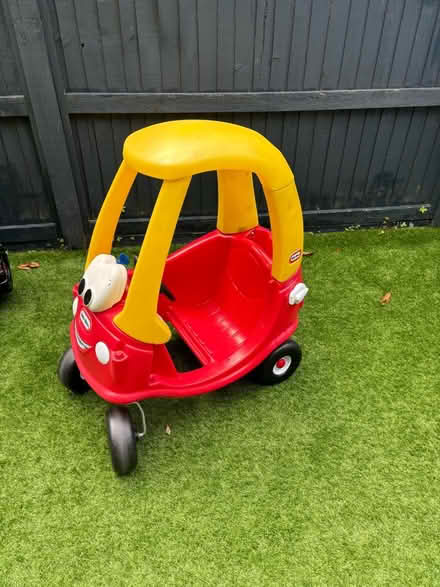 Photo of free Little Tykes car (Surbiton KT6) #1