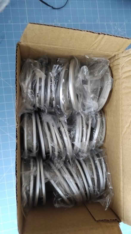 Photo of free eyelet kit for dyi curtains (Orchard Brae/Comely Bank EH4) #1