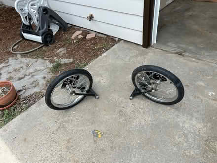 Photo of free XL trainer wheels (Central Boulder)