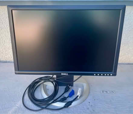 Photo of free DELL UltraSharp Monitor (Sunnyvale/ Crescent) #1