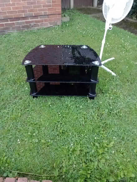 Photo of free TV stand (TW7) #1