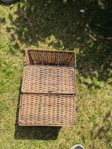 Photo of free Wicker picnic basket and crockery (Egham TW20) #1