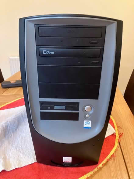 Photo of free Desktop Computer Tower (Langley, Slough, SL3) #1