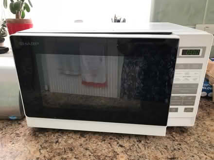 Photo of free Microwave oven (Sutton North area SM1) #1