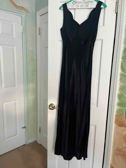 Photo of free Size 7 dress (Scarsdale/New Rochelle) #3
