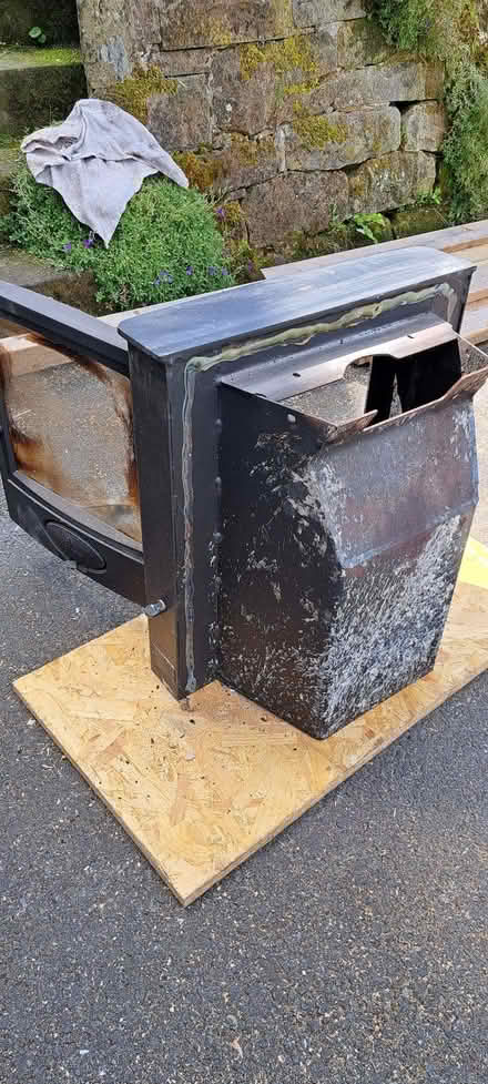Photo of free Aarrow Multifuel Inset Stove (Stanton-in-Peak DE4) #3