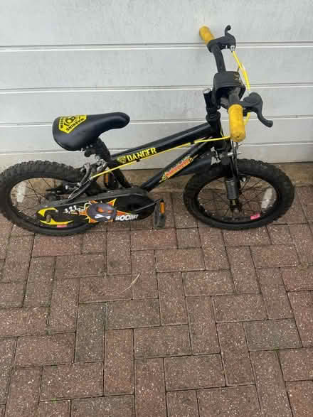 Photo of free Bike Age 3-6 ish (LU4 0) #1