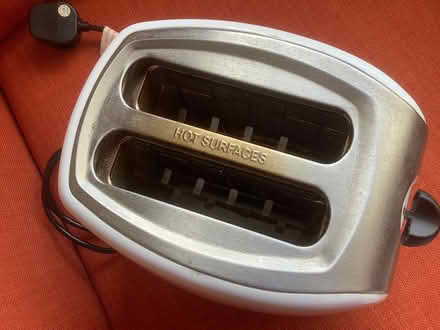 Photo of free PRESTIGE White 2 Slice Toaster (Grange Estate, Letchworth SG6) #4