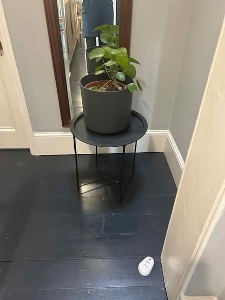 Photo of free Table with stand (SE21 (West Dulwich)) #1