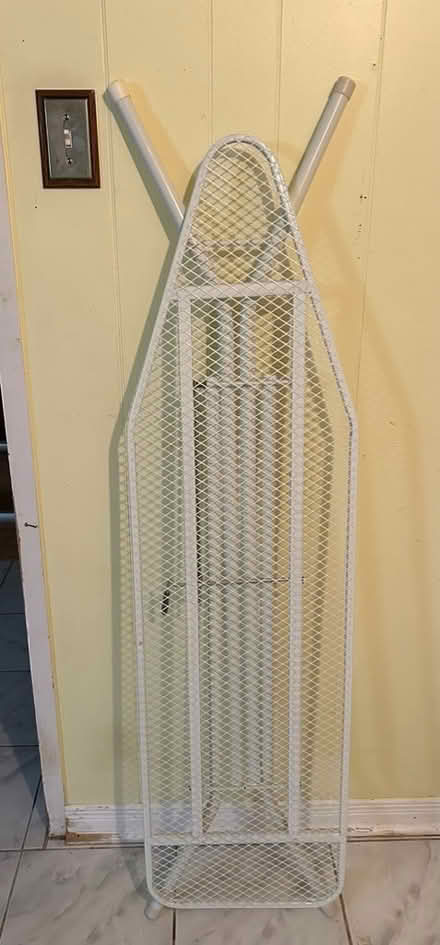 Photo of free Ironing board (Williamsparkway/Centre Street) #1