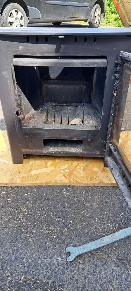 Photo of free Aarrow Multifuel Inset Stove (Stanton-in-Peak DE4) #2