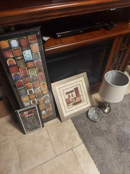 Photo of free Pictures, lamps, cd tower, etc (Newcastle Delaware) #2