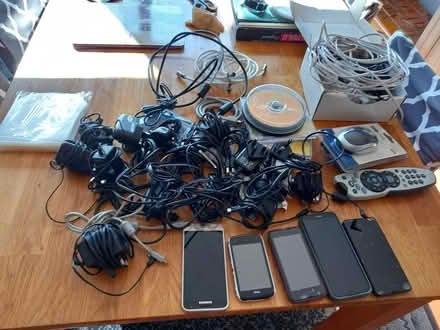Photo of free Mobile phones cables joblot (Waterlooville) #1