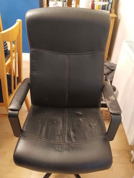 Photo of free Comfortable office chair (Raynes Park SW20) #1