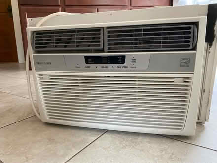 Photo of free ac 6000 btu (Belmont) #1