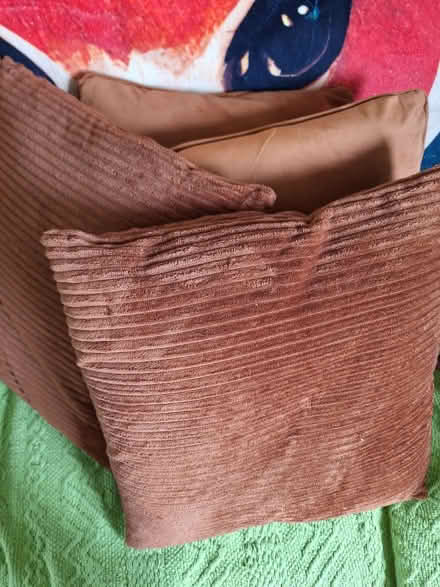 Photo of free 4 cushions (Cam GL11) #2