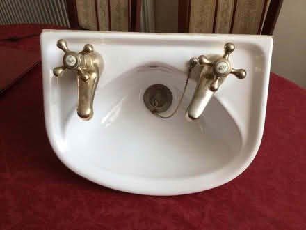 Photo of free Small white sink (IP2) #1