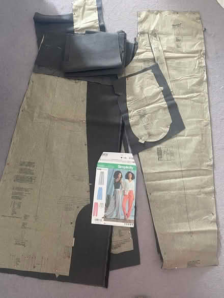 Photo of free Material part cut - with pattern size 8-10 (Bedford MK42) #2