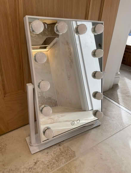 Photo of free LED beauty mirror (Alderley Edge SK9) #2