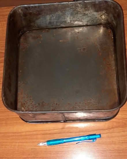 Photo of free Loose bottom cake tins, two different sizessizes (Woodley RG6) #1