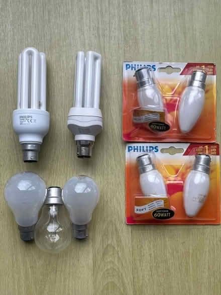 Photo of free Light Bulbs, bayonet fitting (St Stephens AL3) #1