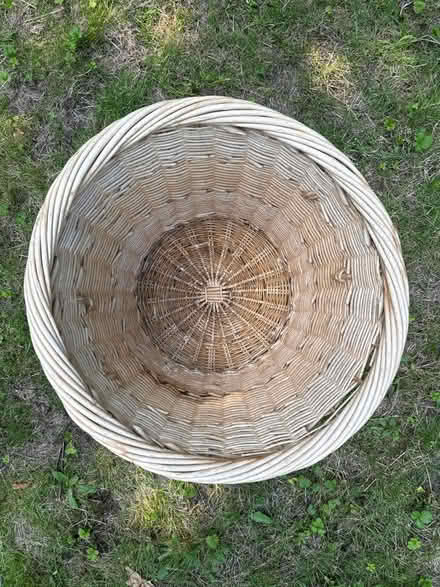 Photo of free Large basket (BR3 Beckenham) #2