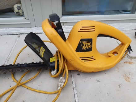 Photo of free electric hedge trimmer (Dublin sth, Shankill) #1