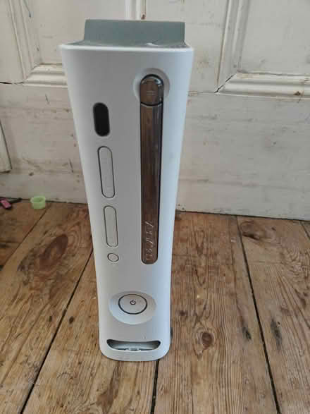 Photo of free XBox 360 with 3 controllers & games (Westcliff SS0) #1
