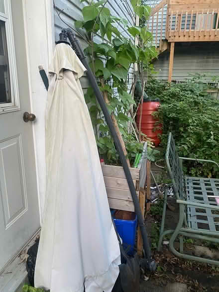 Photo of free Umbrella, no stand (Vanier) #1