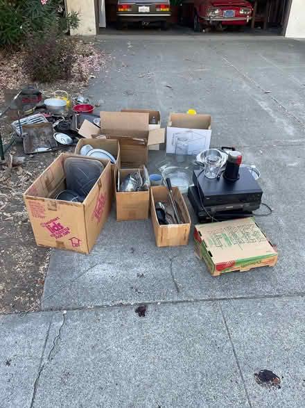 Photo of free Kiitchen Items (1536 Bittern Drive, Sunnyvale) #1